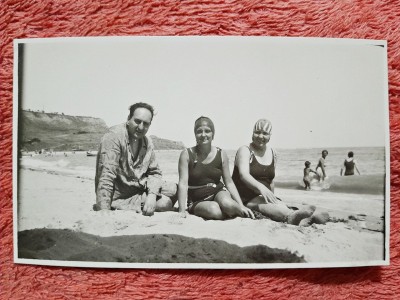 Fotografie, familie la Techirghiol, 1929, dr. Popper cu sotia si Stella Litarczek foto