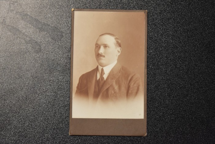 CDV Atelier Joanovics Cluj Napoca Kolozsvar barbat
