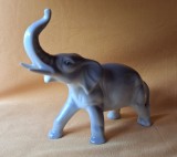 ELEFANT - produs vechi romanesc, anii 1970, era socialista, bibelou vechi, ceramica portelan ,, portelanul Alba iulia'' piesa superba