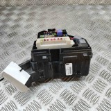 Modul panou de siguranțe TOYOTA YARIS _P13_ 2014 OEM: 821110UM40D,82741-0D070