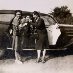 FOTOGRAFIE VECHE,AUTOMOBIL AMERICAN,,PACKARD"LA MUNTE,1942