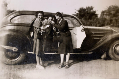 FOTOGRAFIE VECHE,AUTOMOBIL AMERICAN,,PACKARD&amp;quot;LA MUNTE,1942 foto
