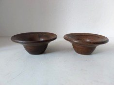 Lot 2 boluri ceramice mici (suporti lumanare pastila), 4.5cm inaltime x 11cm diametru maxim