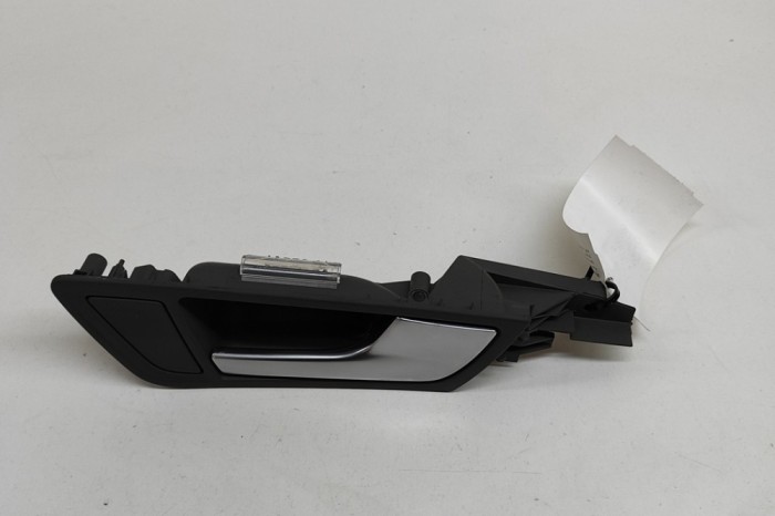M&acirc;ner de deschidere interior dreapta față AUDI Q5 8R 2012 OEM: 8R0837020,8R0867444 22931342