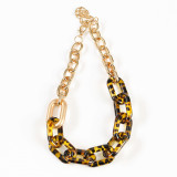 Colier cu zale animal print