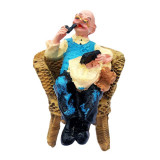 Statueta decorativa, Mos stand pe scaun cu pipa, 14 cm, 98E