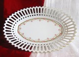 FRUCTIERA CENTRU DE MASA PORTELAN PERFORAT KONIGL TETTAU BAVARIA DECOR CU TRANDAFIRI 27 CM