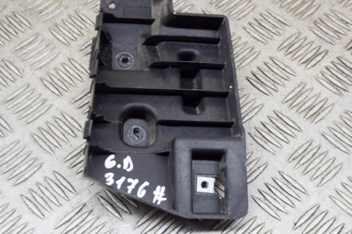 Suport bara de protecție dreapta spate MASERATI QUATTROPORTE VI 2014 OEM: 670003324 13691106