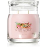 Yankee Candle Desert Blooms lum&acirc;nare parfumată 368 g