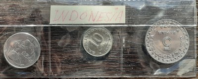 SET 3 MONEDE INDONESIA - 5 RUPIAH 1979, 10 RUPIAH 1971, 25 RUPIAH 1994, AUNC/UNC foto