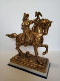 Statueta bronz călăreață cu șoim