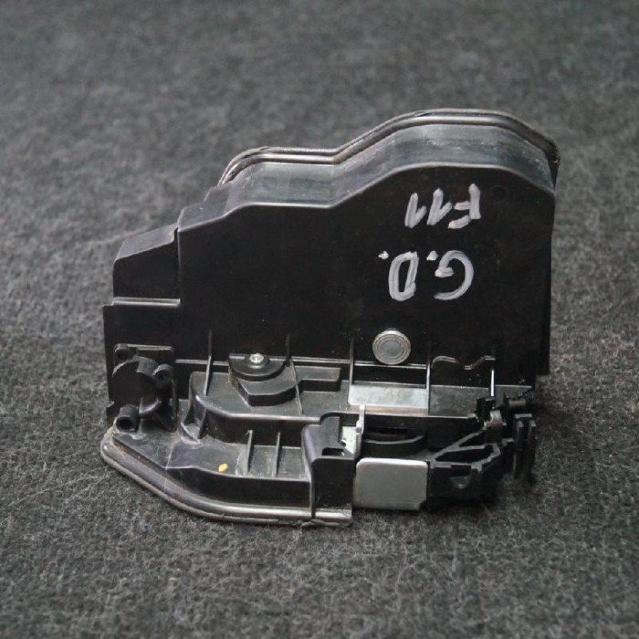 &Icirc;ncuietoare ușă dreapta spate BMW 5 Touring F11 2013 OEM: 7229460 1934290