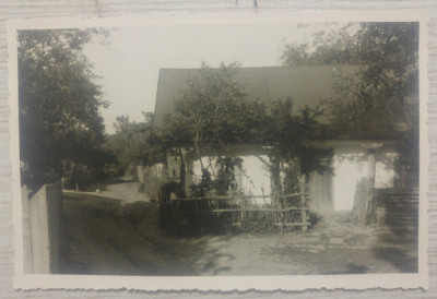 Casa de maici la Manastirea Cocos, 1939// foto tip CP foto
