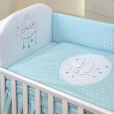 Set lenjerie din bumbac cu protectie laterala pentru pat bebelusi Sky Bunny Turquoise 120 x 60 cm