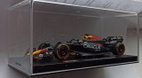Macheta Red Bull RB20 Max Verstappen cu pilot Formula 1 2024 - Bburago 1/43 F1