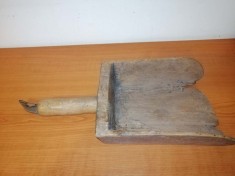 Scafa antica cioplit manual din lemn pentru faina cereale lingura veche muzeala cu maner secolul 19 semnat datat 1860