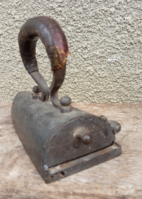 Fier calcat fonta bidermaier