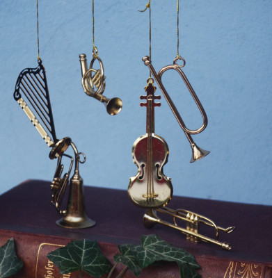 Lot de instrumente muzicale din alama in miniatura pentru pomul de Craciun foto
