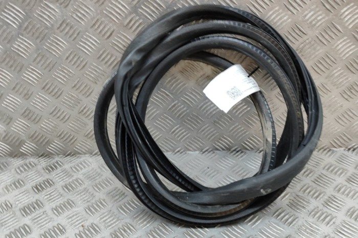 Garnitura ușă dreapta față VW AMAROK 2H_, S1B 2019 OEM: 2H0837911H | 26808533