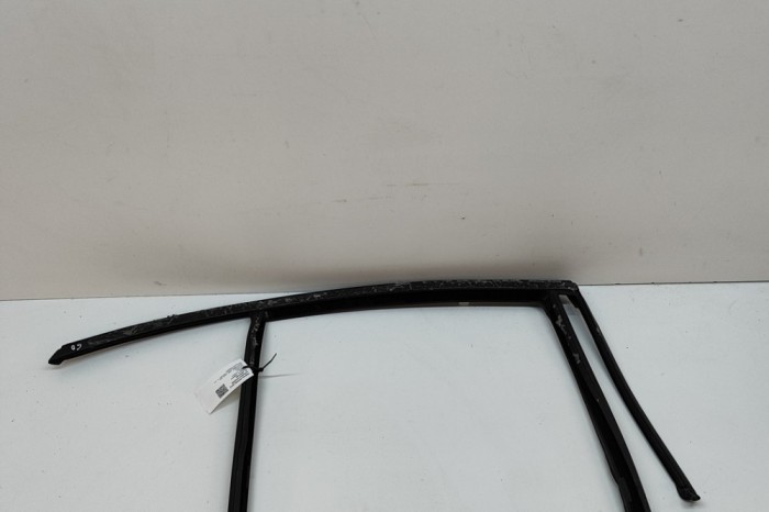 Bandou superior ușă dreapta spate BMW 3 G20, G28 2019 OEM: 7407406 28991050