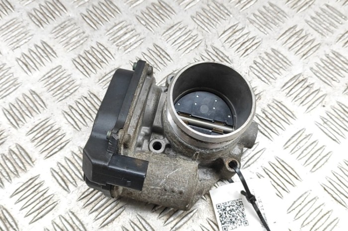 Corp clapetă VW GOLF VII 5G1, BQ1, BE1, BE2 2016 OEM: 06F133062T,A2C82494100 31046434