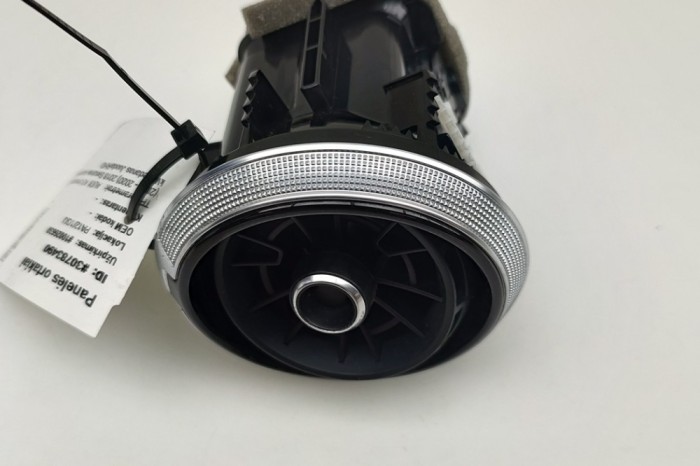 Gura de ventilație planșa de bord AUDI A3 Limousine 8VS, 8VM 2018 OEM: 81A820901F 30783490