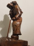Sculptura vintage Batrana carand lemne