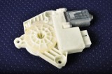 Motor macara geam ușă dreapta spate VW GOLF VII Variant BA5, BV5 2016 OEM: 5Q4959812A 2582878