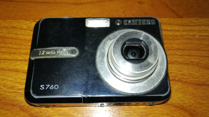 Camera foto digitala SAMSUNG S760 (7,2 MP) obiectiv blocat