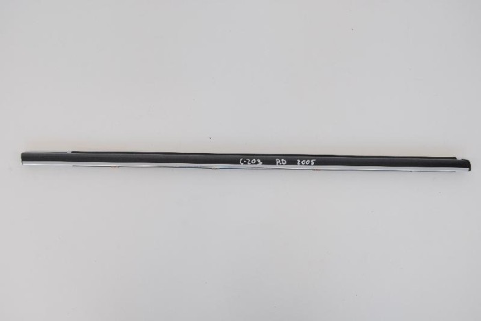Chedar geam ușă dreapta față MERCEDES-BENZ C W203 2005 OEM: NER 1748178