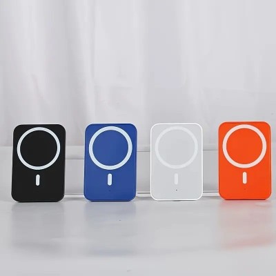 &amp;Icirc;ncărcător wireless magnetic 15W pentru mașină foto