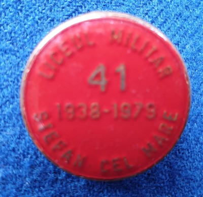 Insigna Liceul Militar Stefan Cel Mare 1938 - 1979 varianta culoare - RARA foto