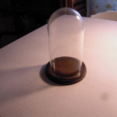 Glob din sticla (cu baza din lemn diam. 14.5cm), diam. glob 10cm, inaltime 20cm