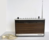 Radio portabil romanesc GLORIA TEHNOTON, nefunctional, se vinde pentru piese