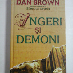 INGERI SI DEMONI - DAN BROWN