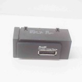 Port USB/AUX-In AUDI A3 Sportback 8VA, 8VF 2016 OEM: 8V0035736 | 12175599