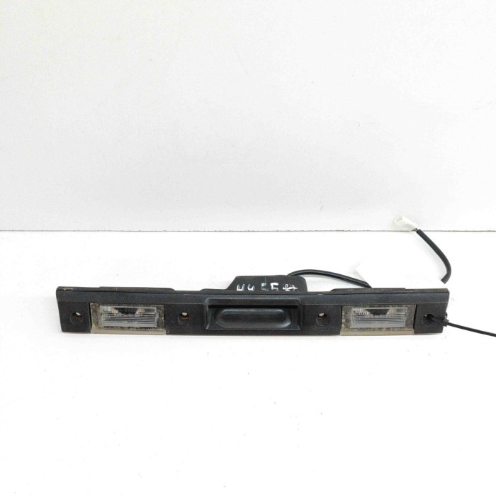 Ornament suport iluminare număr LAND ROVER RANGE ROVER III L322 2012 OEM: 8265649 25216291