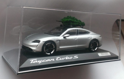 Macheta Porsche Taycan Turbo S 2020 silver electrica - Minichamps 1/43 foto