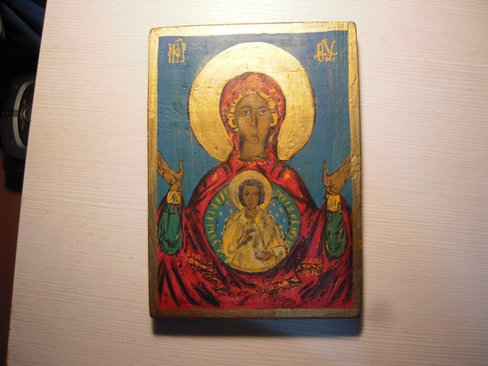 Icoana pictata pe lemn - Maica Domnului cu pruncul Iisus, cu dim. 18x26 cm.