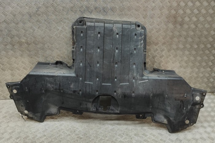 Scut motor central spate HONDA e:Ny1 2024 OEM: 74646-31A-H00 | 31848999