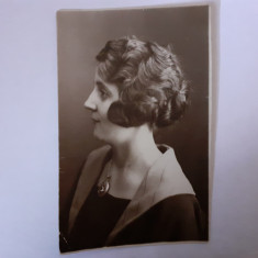 Fotografie tip CP cu portret de femeie din Craiova, județul Dolj