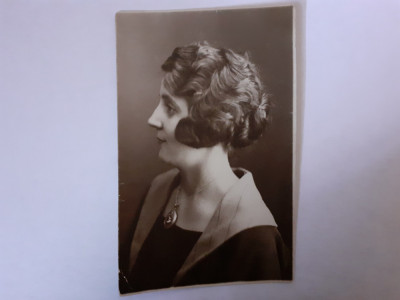 Fotografie tip CP cu portret de femeie din Craiova, județul Dolj foto