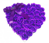 Aranjament trandafiri de săpun, cutie XL &icirc;n formă de inimă, fundiță Mov