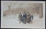 Fotografie, Mama lui Geo Litarczek, parintele radiologiei romanesti la Boston in Tenway, impreuna cu 2 prietene, 1926