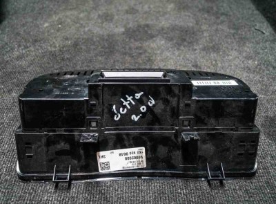 Ceas de bord VW JETTA III 1K2 2007 OEM: 1K0920964B foto