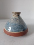 Vaza ceramica mica, partical galzurata cu albastrusi alb, 8cm inaltime x 9cm diametru maxim