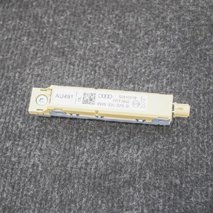 Amplificator de antena AUDI A4 8W2, B9 2017 OEM: 8W5035225B | 3875104