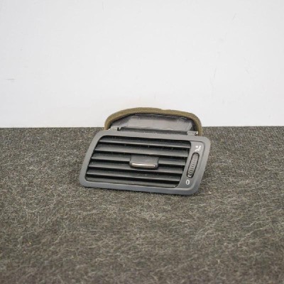 Gura de ventilație planșa de bord VW PASSAT B6 3C2 2010 OEM: 3C2819701E | 2732748 foto