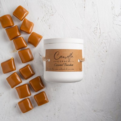 Lumanare parfumata handmade din ceara naturala de soia 100%, aroma Caramel bourbon, Recipient ceramic, 150 g foto