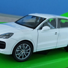 Macheta Porsche Cayenne Turbo MK2 alb SUV - Welly NEX 1/24